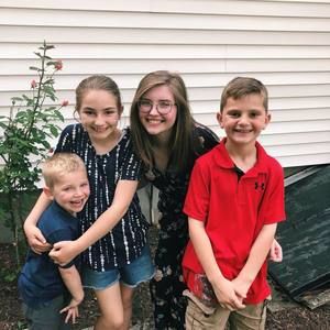 Meet your Posher, Ari